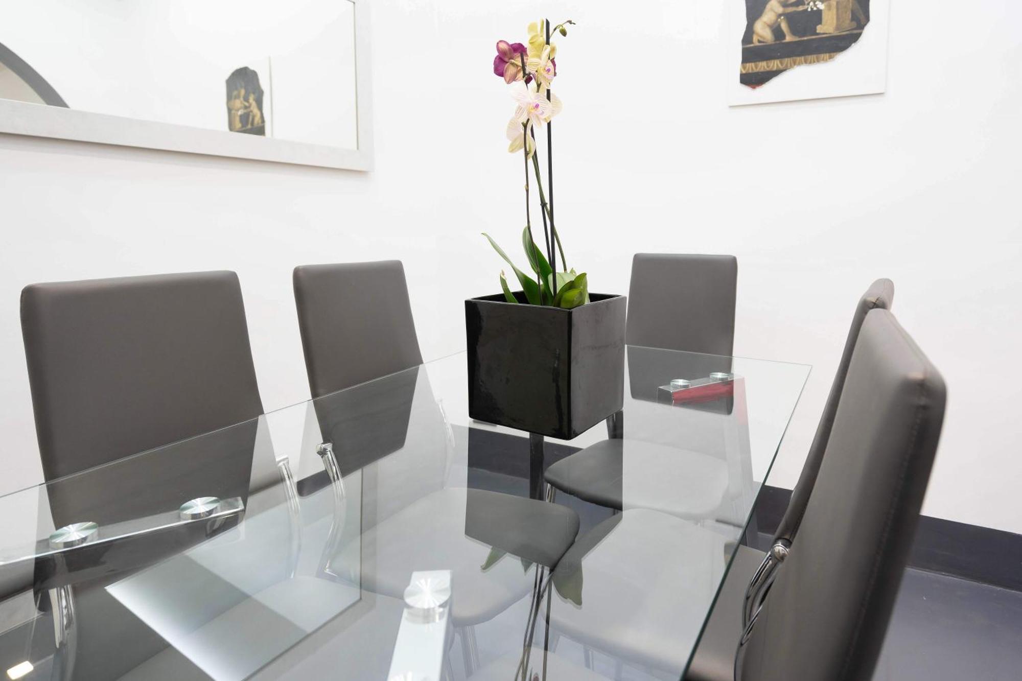 White Style Gambero Apartment Rome